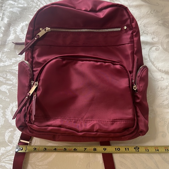 Dark red backpack with gold zippers - Picture 7 of 10